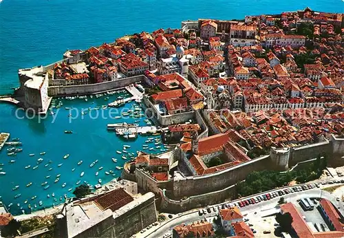 AK / Ansichtskarte Dubrovnik_Ragusa Altstadt Festung Hafen Fliegeraufnahme Dubrovnik Ragusa