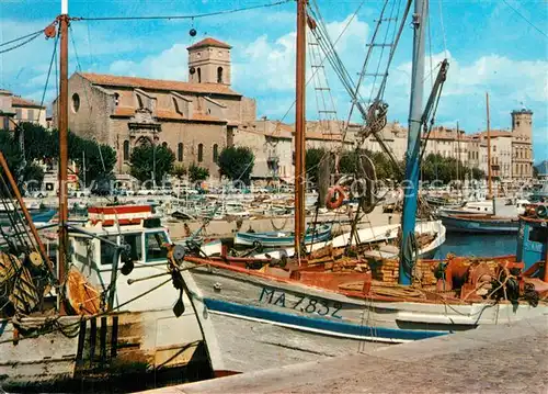 AK / Ansichtskarte La_Ciotat Les chalutiers dans le port La_Ciotat