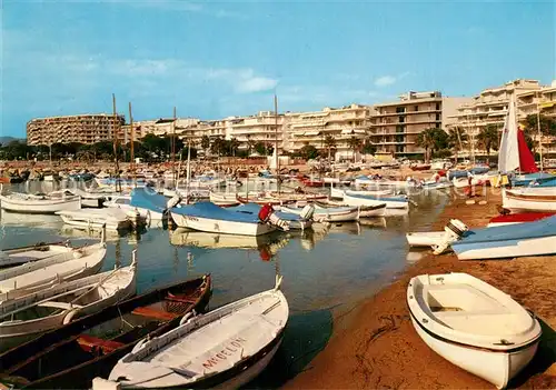 AK / Ansichtskarte Cannes_Alpes Maritimes La Plage et le Petit Port pres du Casino du Palm Beach Cannes Alpes Maritimes