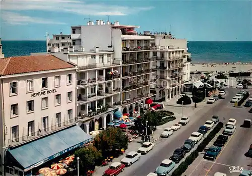 AK / Ansichtskarte Canet_Plage Carrefour de la Plage  Canet_Plage