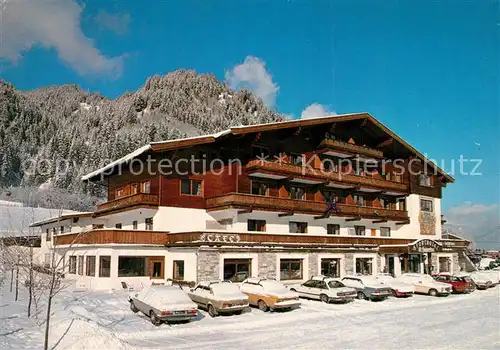 AK / Ansichtskarte Rauris Sporthotel St. Hubertus im Winter Rauris