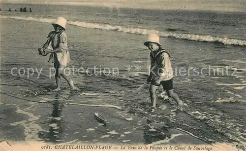 AK / Ansichtskarte Chatelaillon Plage Bain de la Poupee Canot de Sauvetage Chatelaillon Plage