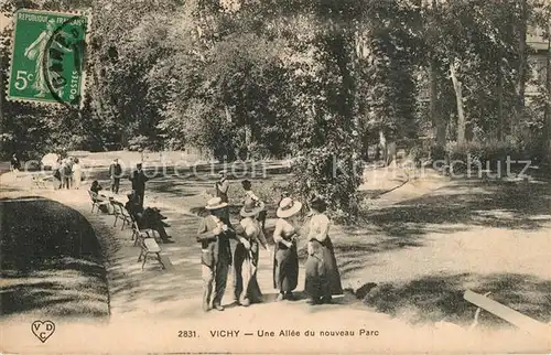 AK / Ansichtskarte Vichy_Allier Une Allee du nouveau Parc Vichy Allier