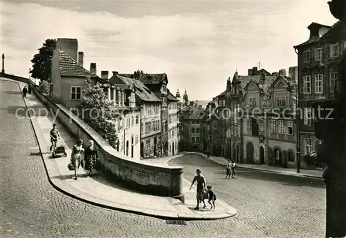 AK / Ansichtskarte Prag_Prahy_Prague Rue Nerudova Prag_Prahy_Prague