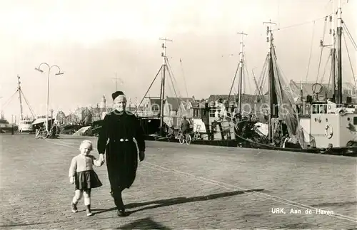 AK / Ansichtskarte Urk Aan de Haven Urk