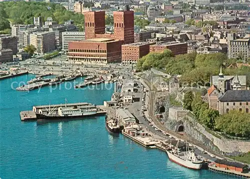 AK / Ansichtskarte Oslo_Norwegen Radhuset og havnen Oslo Norwegen