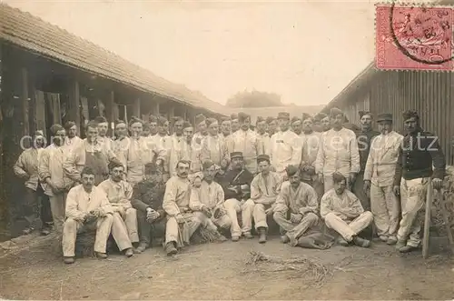 AK / Ansichtskarte Militaria_Frankreich Gruppenfoto Militaria Frankreich