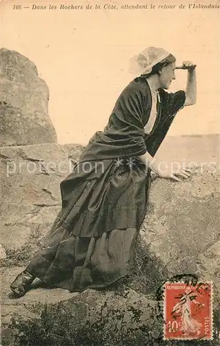 AK / Ansichtskarte Trachten_Frankreich Rochers de la Cote  