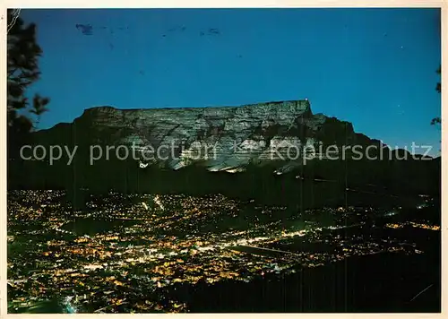 AK / Ansichtskarte Cape_Town_Kaapstad_Kapstadt mit Tafelbergen Nachtaufnahme Cape_Town