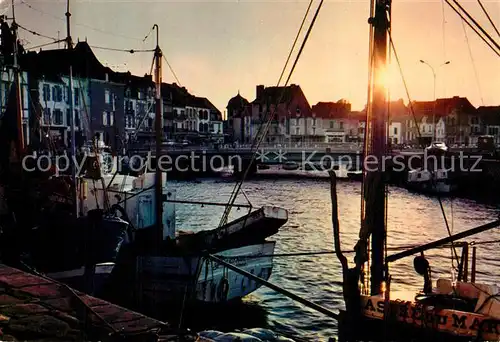 AK / Ansichtskarte Le_Croisic Coucher de soleil sur le port Le_Croisic