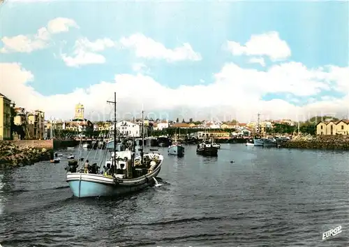 AK / Ansichtskarte Saint Jean de Luz Rentree des Thoniers Bateaux Saint Jean de Luz