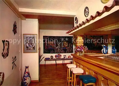 AK / Ansichtskarte Saint Cere Aspect du bar et de l exposition Jean Lurcat au Casino Saint Cere