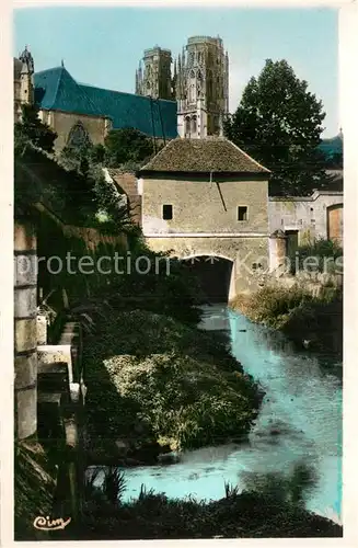 AK / Ansichtskarte Toul_Meurthe et Moselle_Lothringen Sortie des eaux Au fond la Cathedrale Toul_Meurthe et Moselle