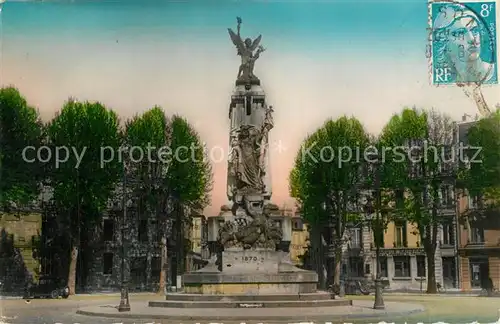 AK / Ansichtskarte Soissons_Aisne Place de la Republique Monument de 1870 Soissons Aisne
