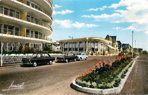 AK / Ansichtskarte La_Baule les Pins La plus Belle Plage dEurope La nouveau Boulevard le Hall des Inforamtions et le Constellation La_Baule les Pins