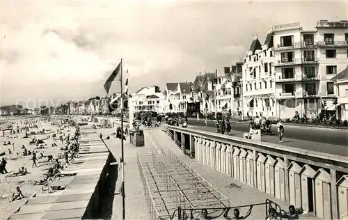 AK / Ansichtskarte La_Baule_sur_Mer Le Remblai et la Plage La_Baule_sur_Mer