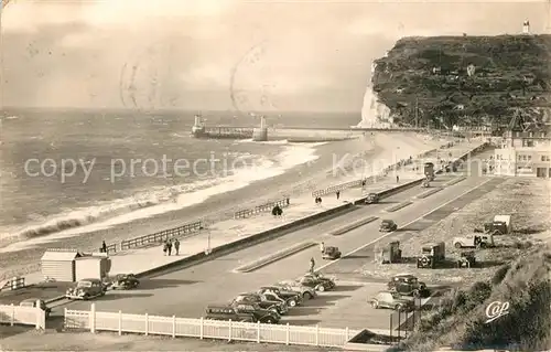 AK / Ansichtskarte Fecamp La Promenade et la Plage Fecamp