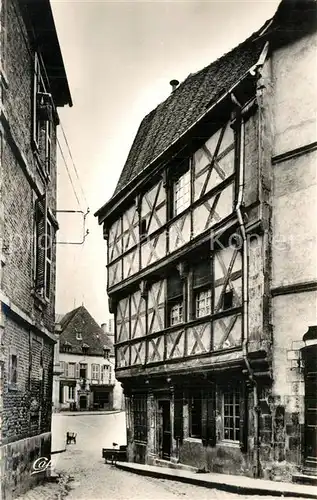 AK / Ansichtskarte Moulins_Allier La Maison Rue de lancien Palais Moulins Allier