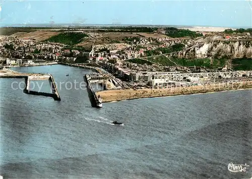AK / Ansichtskarte Le_Treport Vue generale aerienne du Port et de la Plage Le_Treport