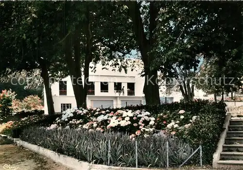 AK / Ansichtskarte Genolhac Place du Colombier et Salle des Fetes Genolhac