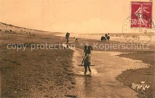 AK / Ansichtskarte La_Faute sur Mer A la plage La_Faute sur Mer