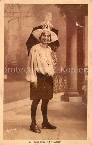 AK / Ansichtskarte Les_Sables d_Olonne Une jolie Sablaise Costumes Trachten Les_Sables d_Olonne