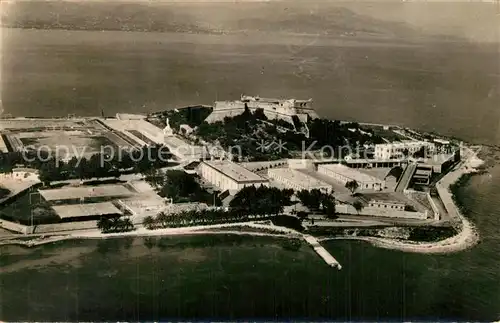 AK / Ansichtskarte Antibes_Alpes_Maritimes Le Fort Carre et le Stade vue aerienne Antibes_Alpes_Maritimes