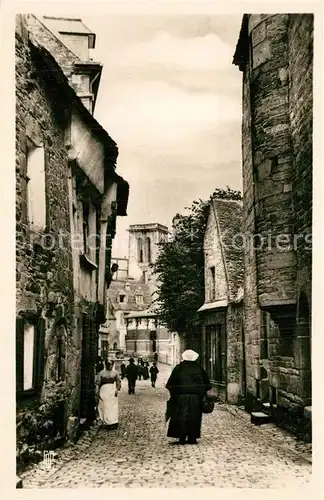 AK / Ansichtskarte Lannion Vieilles maisons de la Rue Duguesclin Lannion