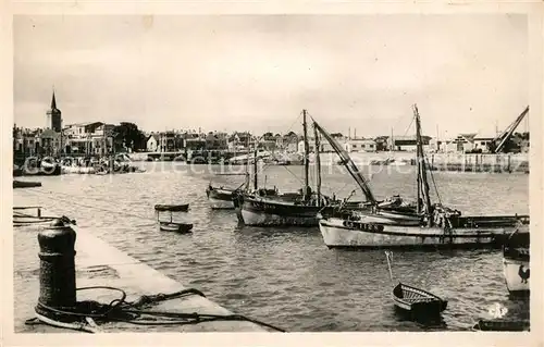 AK / Ansichtskarte Les_Sables d_Olonne Le Port et la Chaume Les_Sables d_Olonne