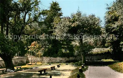 AK / Ansichtskarte Genolhac Place du Colombier Genolhac