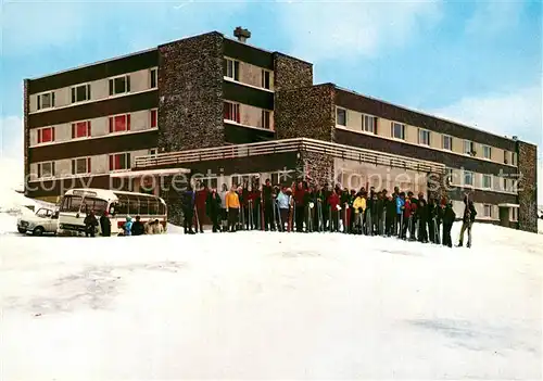 AK / Ansichtskarte Super_Besse Centre U.F.O.V.A.L. de la Creuse en hiver Sports d hiver Super Besse