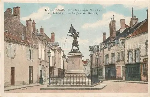 AK / Ansichtskarte Jargeau_Loiret La place du Martroi Jargeau Loiret