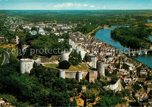 AK / Ansichtskarte Chinon_Indre_et_Loire Le chateau dominant la ville et la Vienne Vue aerienne Chinon_Indre_et_Loire