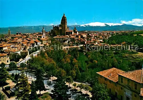 AK / Ansichtskarte Segovia Panoramica y Catedral Segovia