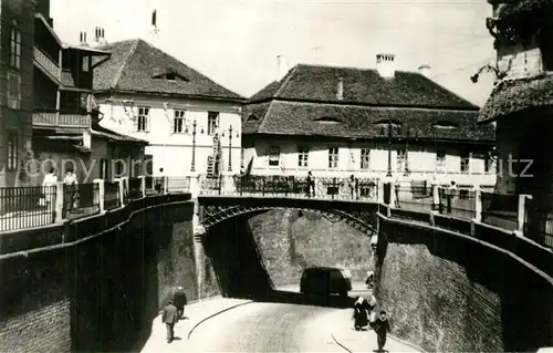 AK / Ansichtskarte Sibiu_Hermannstadt Strassenpartie Bruecke Sibiu_Hermannstadt