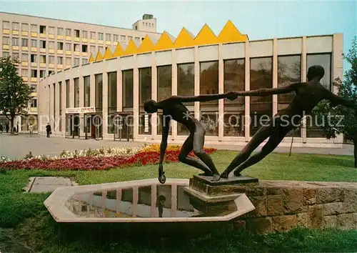 AK / Ansichtskarte Miskolc Szot Szekhaz Haus der Gewerkschaften Standbild Skulpturen Miskolc