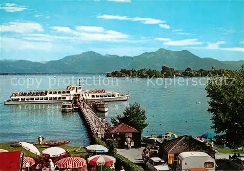 Chiemsee mit Fraueninsel und Blick auf Hochfelln und Hochgern Faehre Chiemsee