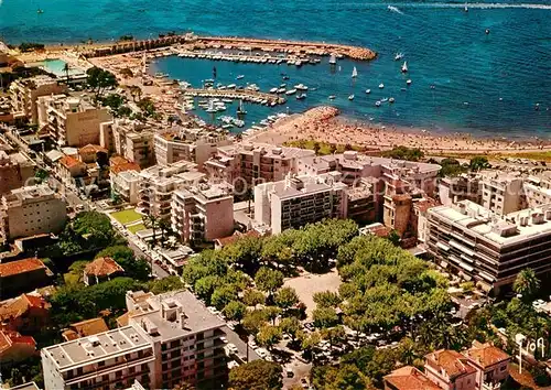 AK / Ansichtskarte Cannes_Alpes Maritimes Fliegeraufnahme Place de l`Etang Pointe de la Croisette Plage Cannes Alpes Maritimes