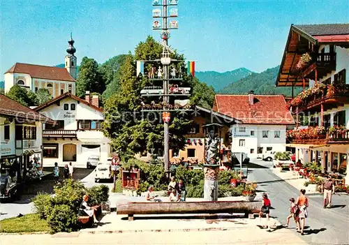 AK / Ansichtskarte Ruhpolding Dorfplatz mit Pfarrkirche St Georg Ruhpolding