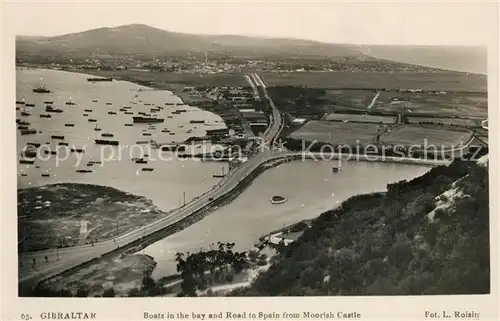 AK / Ansichtskarte Gibraltar Boats in the bay and Road to Spain from Moorish Castle Gibraltar