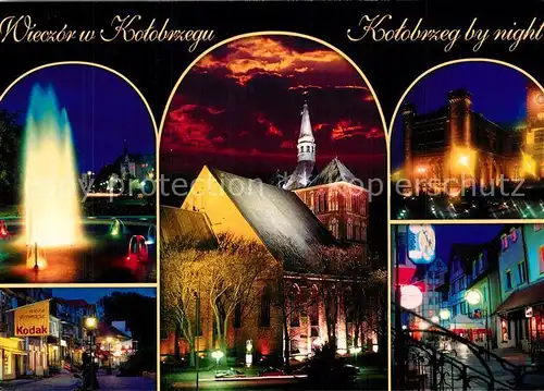 AK / Ansichtskarte Kotobrzeg Fontaene Innenstadt Kirche Nachtaufnahmen Kotobrzeg