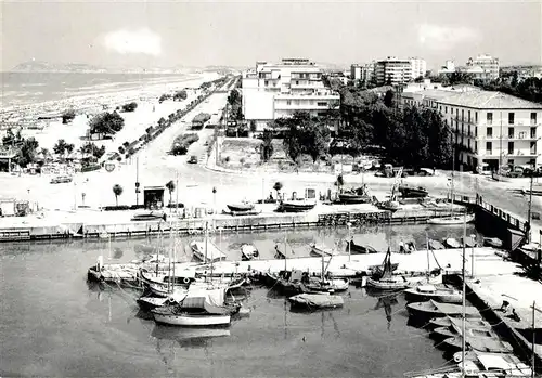 AK / Ansichtskarte Riccione Lungomare e spiaggia Riccione