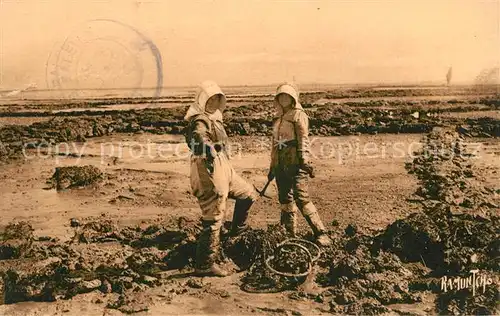 AK / Ansichtskarte Ile de Re Pecheuses d`Huitres Ile de Re