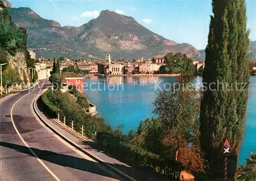 AK / Ansichtskarte Riva_del_Garda tra i cipressi Uferstrasse Gardasee Zypressen Riva_del_Garda