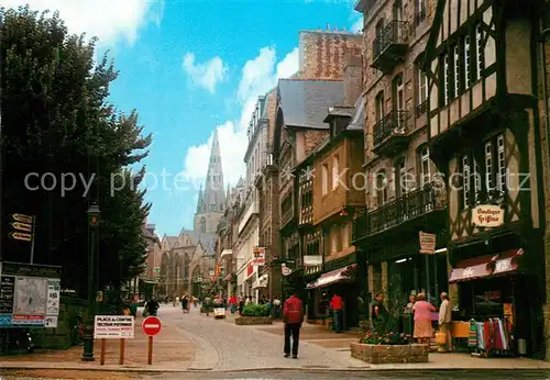 AK / Ansichtskarte Guingamp Place du Centre Boutique Griffine Guingamp