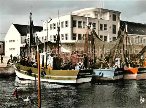 AK / Ansichtskarte Guilvinec_Finistere La nouvelle Criee et un coin du Port Guilvinec_Finistere