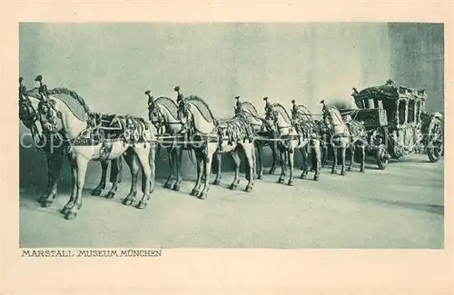 AK / Ansichtskarte Muenchen Marstall Museum Kroenungskarosse des Kaisers Karl VII mit angeschirrtem Achterzug Muenchen