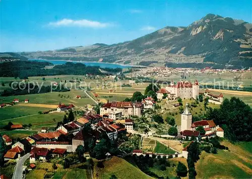 AK / Ansichtskarte Gruyeres_FR Ansicht mit Schloss Fliegeraufnahme Gruyeres FR