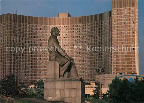 AK / Ansichtskarte Moskau_Moscou Hotel Kosmos Denkmal Tsiolkovsky Moskau Moscou