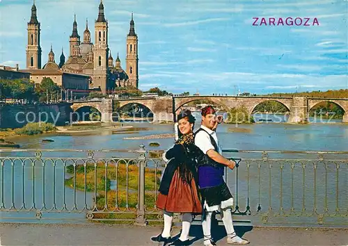 AK / Ansichtskarte Zaragoza_Saragossa_Espana Rio Ebro Puente de Piedra Basilica del Pilar Trajes tradicionales 